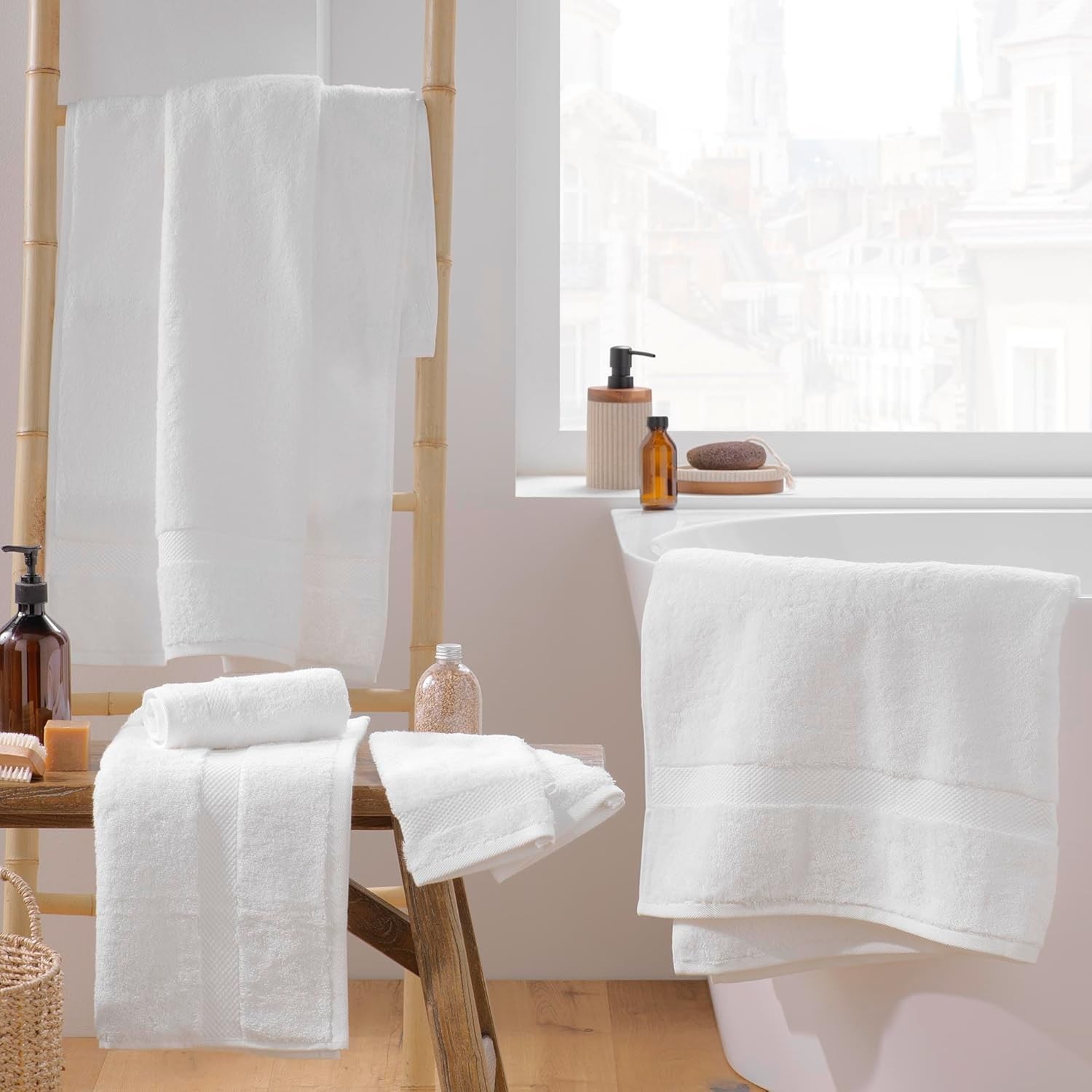 Serviette de Toilette Bain Eponge Elégance Blanche 50x90cm Serviette de Toilette Bain Eponge Elégance Blanche 50x90cm