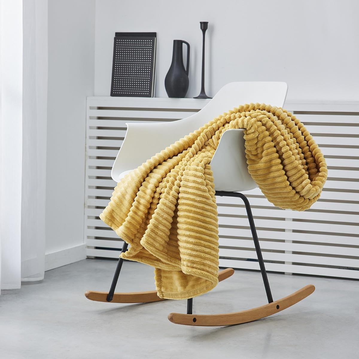 TODAY Plaid XL Côtelé Essential Ocre Jaune 150 X 200 Cm TODAY Plaid XL Côtelé Essential Ocre Jaune 150 X 200 Cm