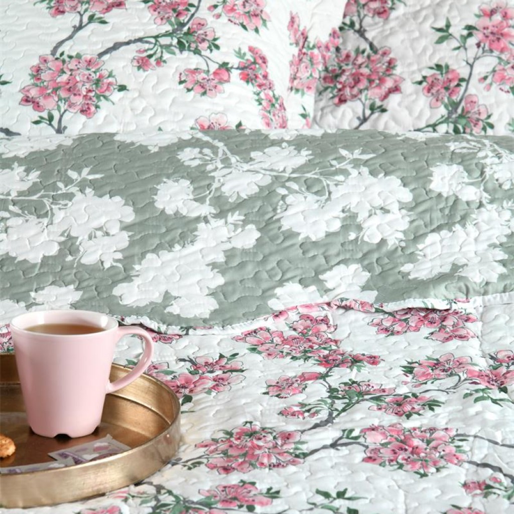 Lovely Casa Stof Couvre lit Boutis avec 2 Taies 220 x 240 cm Atami Fleurs de Cerisiers
