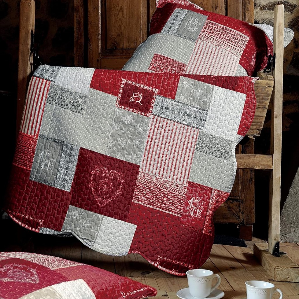 Lovely Casa Arkansas Boutis avec 2 Taies Polyester Rouge 220 x 240 cm
