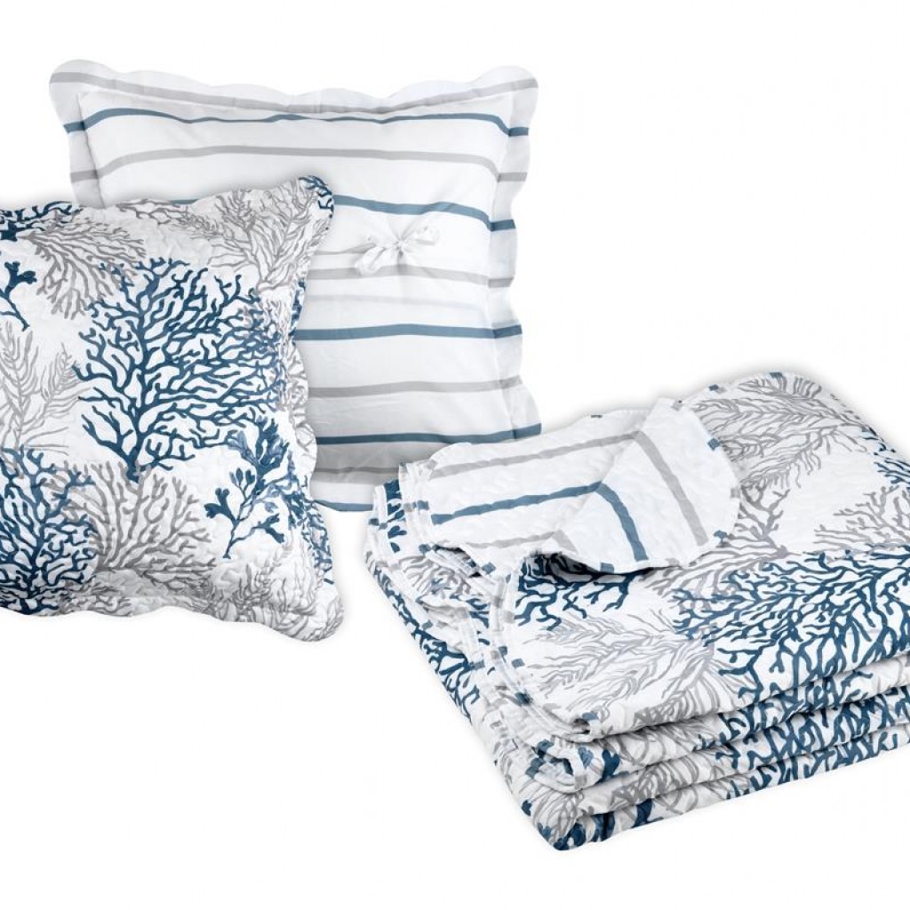 Boutis Couvre lit  260x240cm, 2 taies 65x65cm, 100% Microfibre Quiberon Corail Bleu Gris