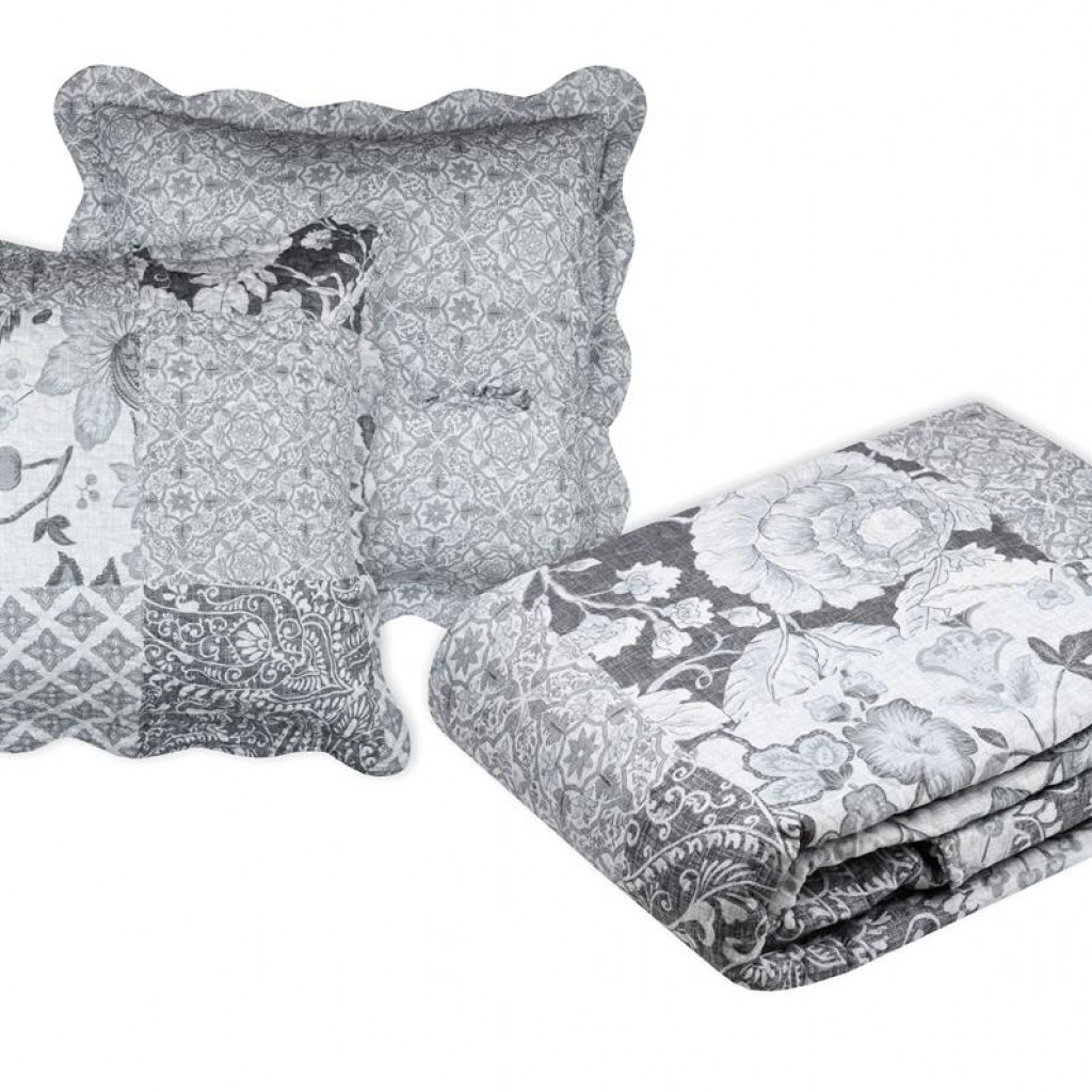 Boutis Couvre lit  260x240cm, 2 taies 65x65cm, 100% Microfibre Octavia