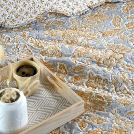 Boutis Couvre lit  260x240cm,