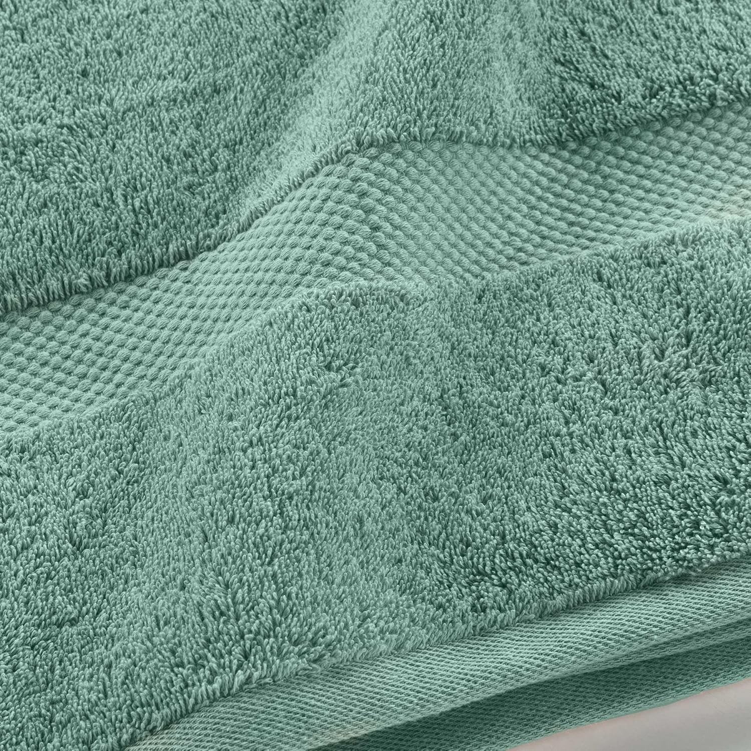 Serviette de Toilette Bain Eponge Elégance Céladon 50x90cm